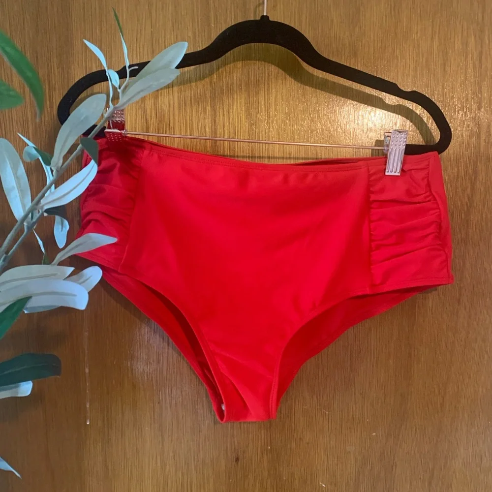 NWT two-piece swimsuit by Cupshe - Picture 3 of 6